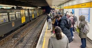 Metro Disruptions Shake Mexico City Commuters