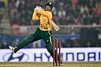 De Kock stars as South Africa win big to level India T20 series