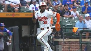 Mets Lead Trade Race For Luis Robert Jr And Outfield Reinforcements