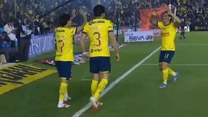 América Advances To Semifinals With 2-0 Victory Over Pachuca