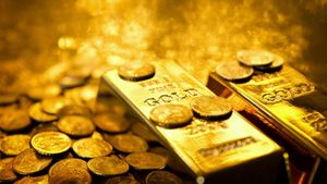 Gold Prices Surge As Interest Rate Cuts Loom