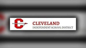 Cleveland ISD Closes Schools As Pauline Road Fire Rages