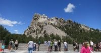 Court upholds federal ban on air tours over Mount Rushmore and the Badlands