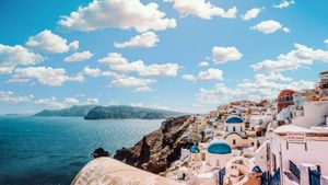 Santorini Under Siege From Earthquake Swarm With Evacuations