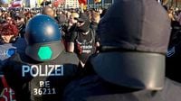 Nazi-Demo in Berlin: Rangeleien und Festnahmen