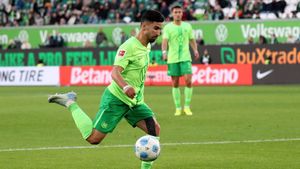 Augsburg Edges Out Wolfsburg 1-0 In Crucial Bundesliga Clash