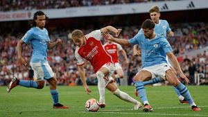 Arsenal Faces Manchester City In Premier League Showdown