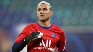 Keylor Navas Joins Newell's Old Boys Amid High Expectations