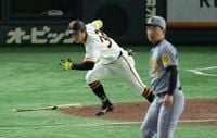 プロ初安打の巨人ドラ２浦田俊輔に笑顔なし　そのワケとは/デイリースポーツ online