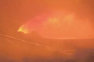 Kilauea Erupts Again With Dazzling Lava Show