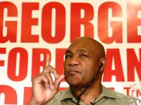 Addio al campione di boxe George Foreman: perse con Muhammad Ali, 20 anni dopo si prese la rivincita