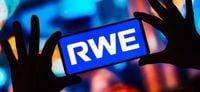 RWE-Aktie gibt nach: Unerwartete Kehrtwende - RWE fährt Investitionen zurück