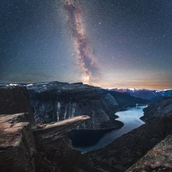  Milky Way over Troll's Tongue 