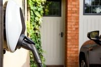 Octopus Energy launches home EV charger with smart tariff integration - Motor Trade News