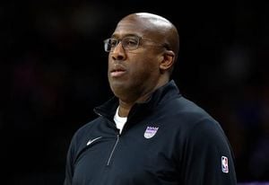 Mike Brown Emerges As Knicks Coaching Frontrunner In Busy Search