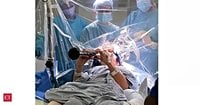 Watch Parkinson’s patient plays clarinet during deep brain stimulation surgery, shows instant symptom improvement