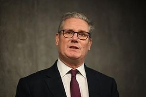 Labour Considers Digital ID Cards Amid Migration Row
