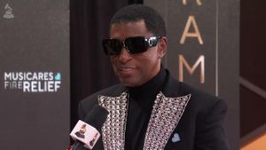 Red Carpet Ruckus: Babyface Cut Off For Chappell Roan