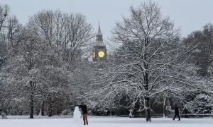 UK Faces Harsh Cold Weather And Snow Overnight