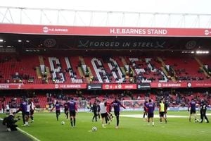 European Giants Circle Sheffield United Star Gustavo Hamer