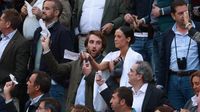 Victoria Federica va a Las Ventas en San Isidro y ojo a quién tiene abajo del todo (casi escondido)