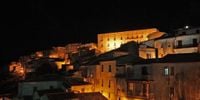 Borgo dei Borghi 2025, il vincitore stasera su Rai3. Calabria e Sicilia in gara