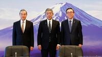 Japan hosts China, South Korea foreign ministers  – DW – 03/22/2025