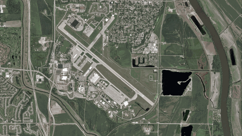 Maxar uydu görüntüleri La Platte, Nebreska yakınlarında yaşanan su baskınını gösteriyor.