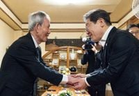 ‘문형배 은인’ 김장하 만난 이재명 “훌륭한 제자 두셨다” - MK빌리어드