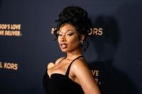 Megan Thee Stallion Shares Cute Workout Session With Klay Thompson - HOT 97