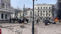 Оккупанты на Вербное воскресенье ударили по центру Сум: 32 погибших, среди них есть дети