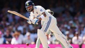 Kohli’s Ranji Return Sparks Fan Frenzy At Arun Jaitley Stadium