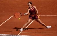 Emma Navarro vs Beatriz Haddad Maia Preview -- Head to Head, Prediction for WTA Queen's Club Championships 2025