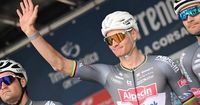 Van der Poel beats Pogacar in thrilling finale: 