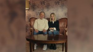 Meg Ryan And Billy Crystal Reunite For Hellmann's Super Bowl Ad