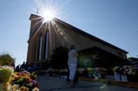 Gov. Tim Walz to call special session on gun laws after Minneapolis school shooting