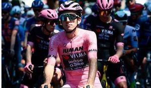 Simon Yates Claims Giro DItalia Title In Rome
