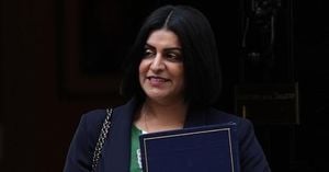 UK Threatens Visa Suspensions Over Migrant Returns