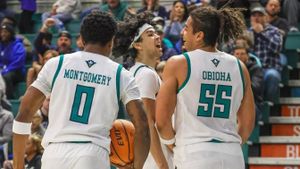 UNC Wilmington Seahawks Defeat William & Mary Tribe 79-70