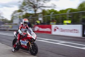 2025 British Superbike Season Kicks Off At Oulton Park
