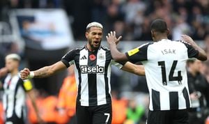 Newcastle Fights Off Nottingham Forest For 4-3 Win