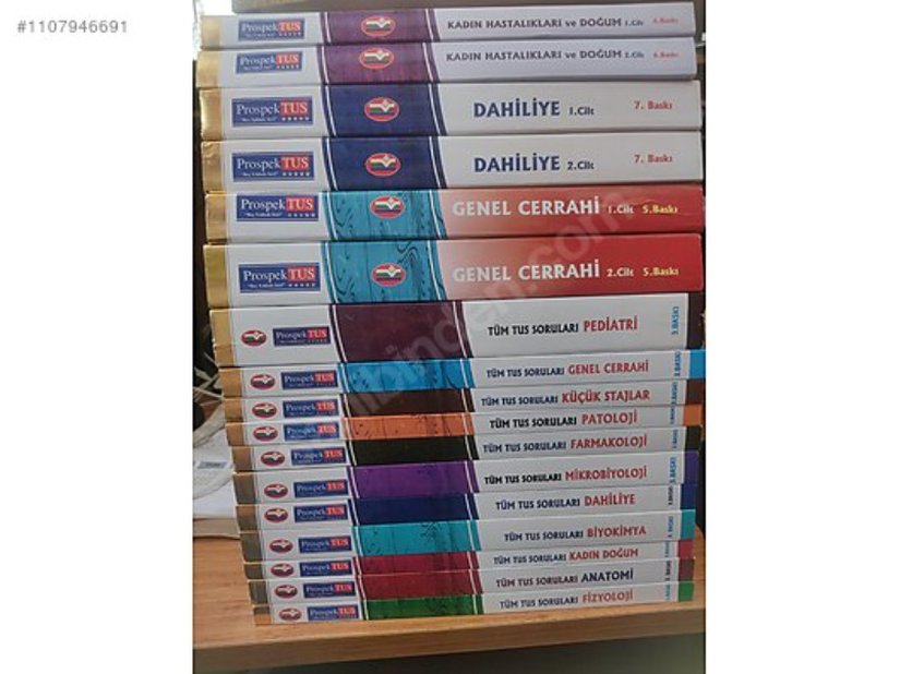 KİLOLARCA AĞIRLIKTA VE ASLA BİTMEYEN TUS KİTAPLARI