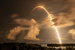 SpaceX Falcon 9, 30. Uçuşuyla Yeniden Kullanım Stratejisinin Zaferini Kanıtladı.