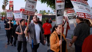 Las Vegas Casino Workers Strike For Fair Pay