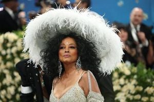 Diana Ross Dazzles At Met Gala After 22-Year Hiatus