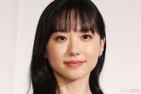 芦田愛菜『日本アカデミー賞』でのセクシードレスが話題、“あどけなさ”と“上品”のギャップに国民困惑「他の女優と並ぶと…」 | 週刊女性PRIME