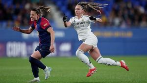 FC Barcelona Femenino Meets Real Madrid Femenino In Key Liga F Clash