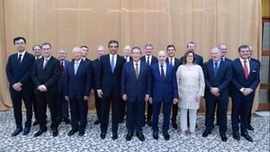 China’s Premier Calls For New Path In US Relations