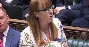 Labour Faces Major Challenge Over Welfare Bill Vote