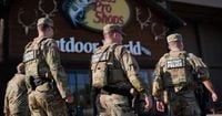Judge blocks National Guard from Chicago, troops begin patrols in Memphis - National | Globalnews.ca